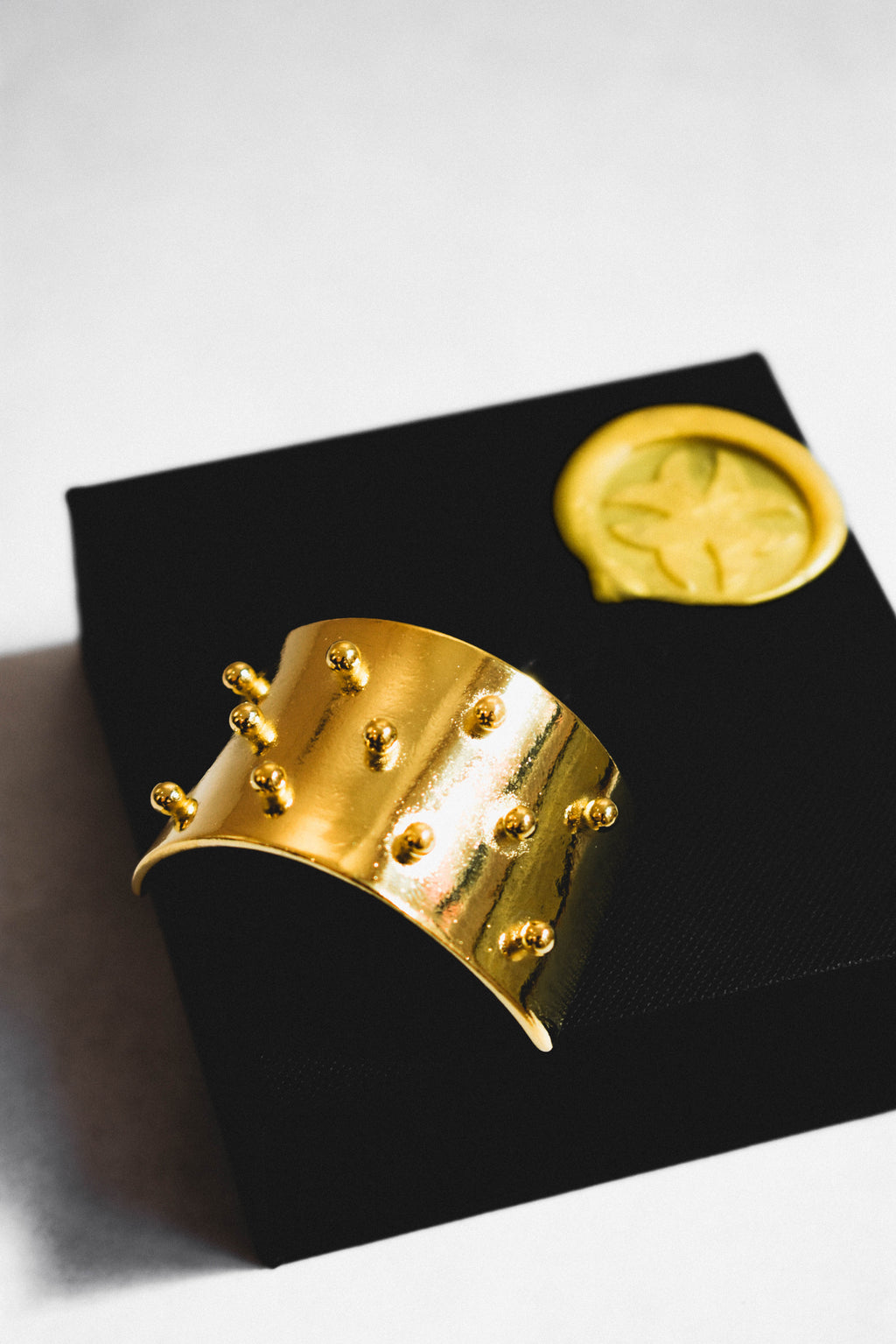 Ma.Gari_Custodia_Oro